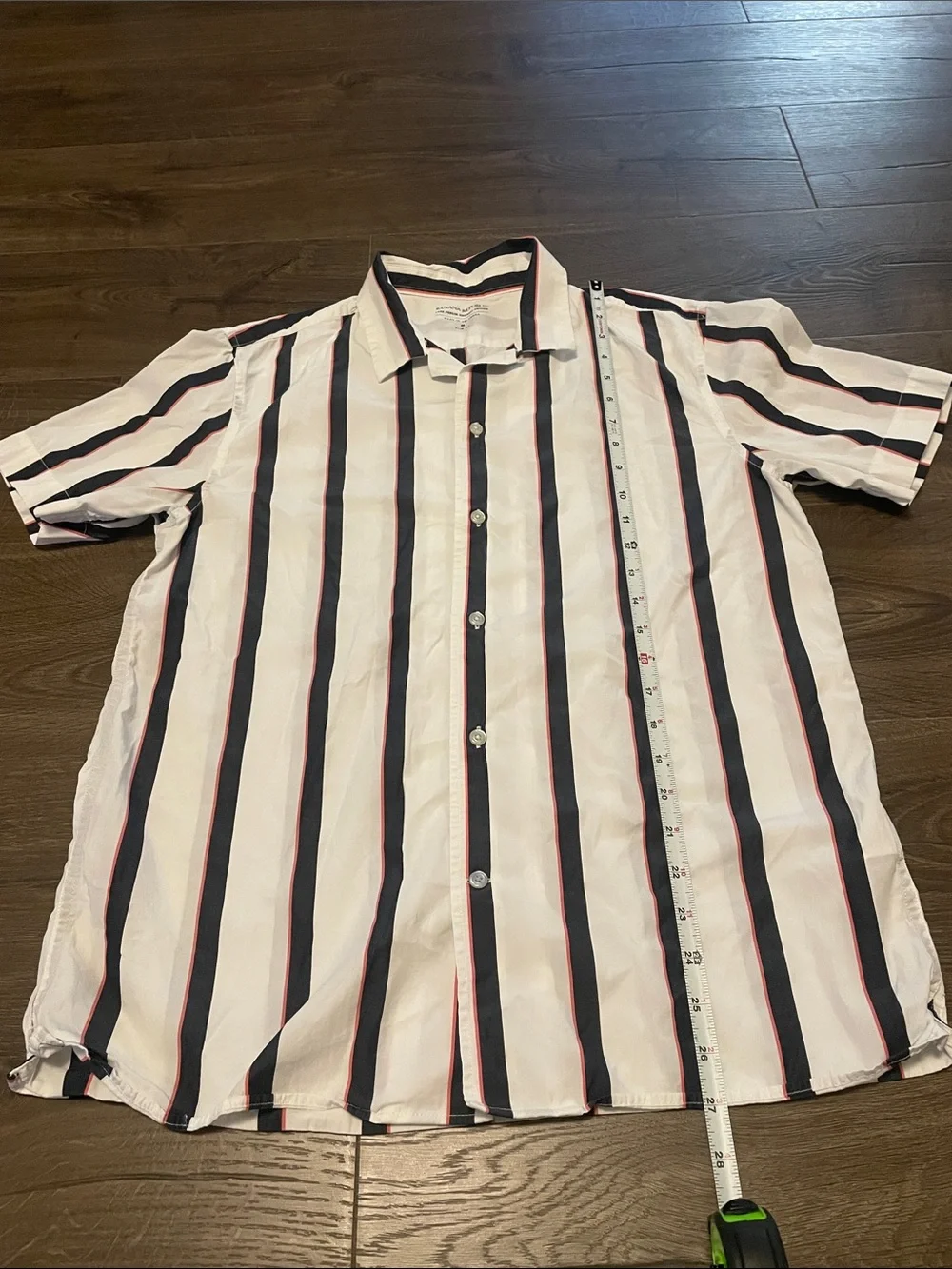 Banana Republic White Short-Sleeve Button up Shirt w/ Navy & Pink Stripes Medium